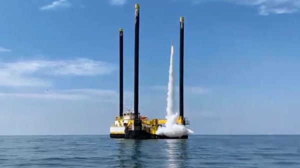 Американские компании запустили ракеты с морской платформы