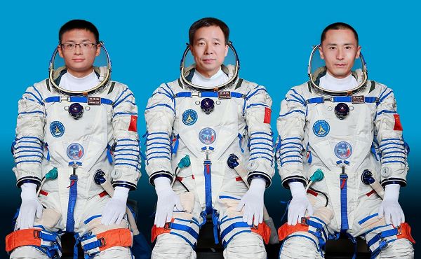 Объявлен экипаж космического корабля «Шэньчжоу-16» — Новости Космонавтики