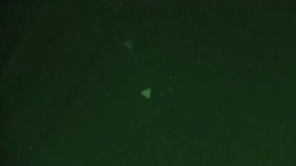ВМС США опубликовали видеозапись с роем НЛО над военными кораблями
